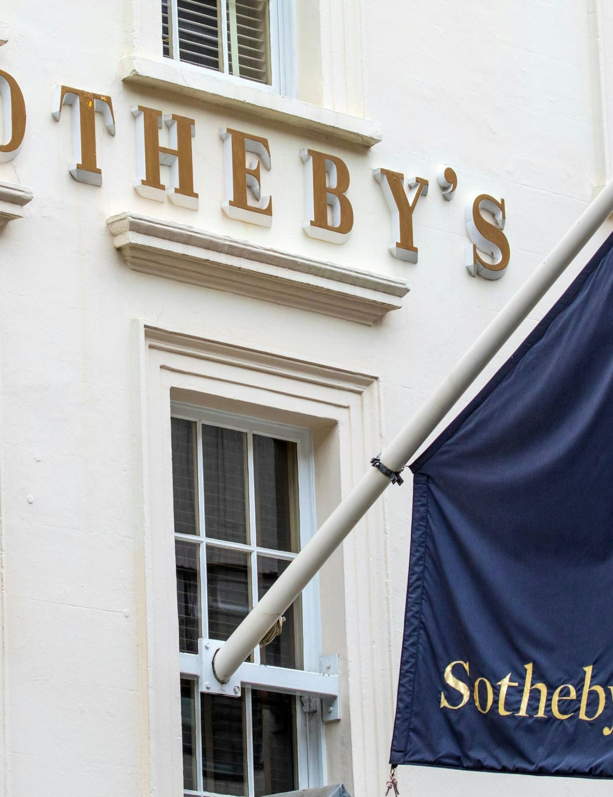 Les motivations du fonds souverain d’Abu Dhabi dans l’acquisition d’actions de Sotheby’s